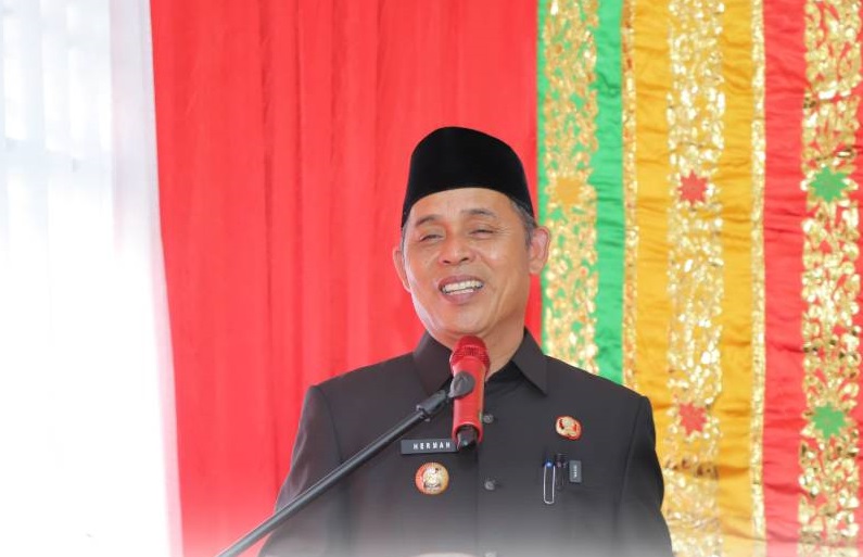Bupati Inhil Lantik Pj Kepala Desa Sungai Danai