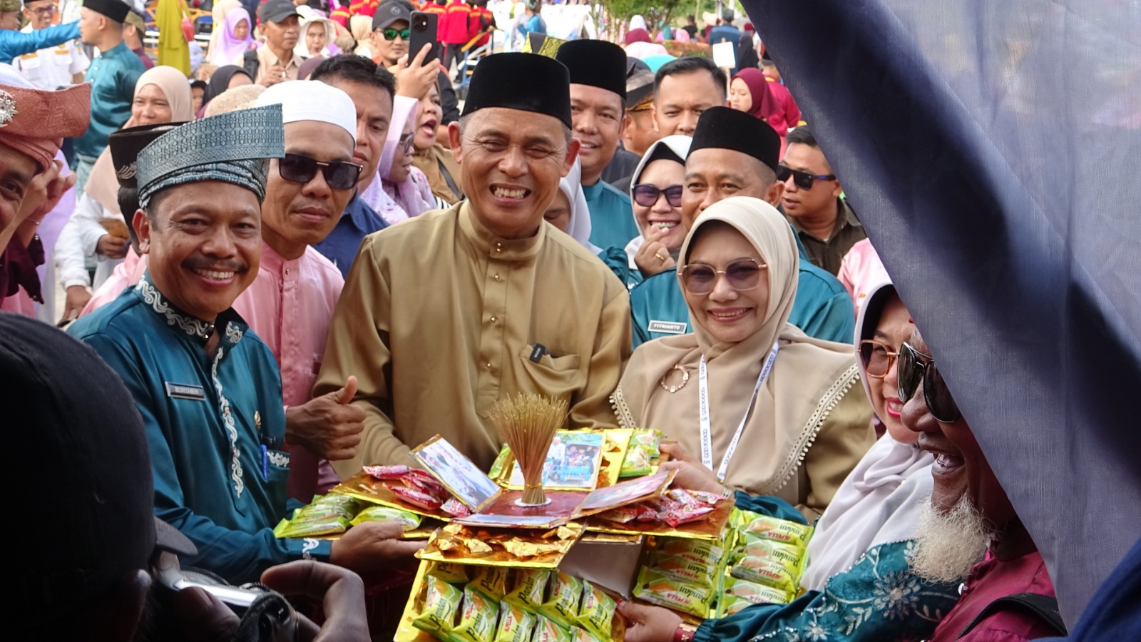 Bupati Inhil Buka MTQ ke -29 Kecamatan Gaung dan Lepas Pawai Ta'aruf