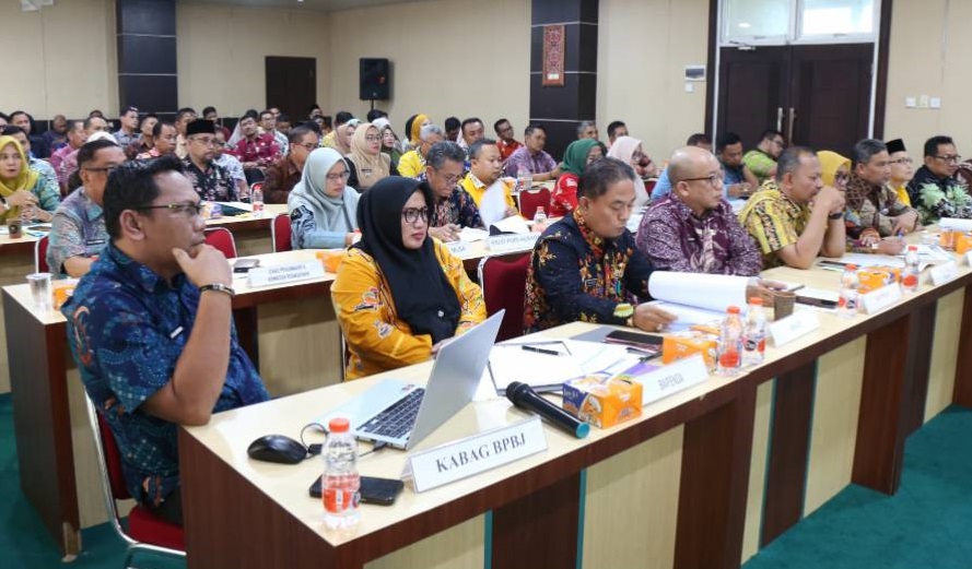 Bupati Beserta Wabub Inhil Pimpin Rapat Laporan Evaluasi Pembangunan Periode Agustus 2025