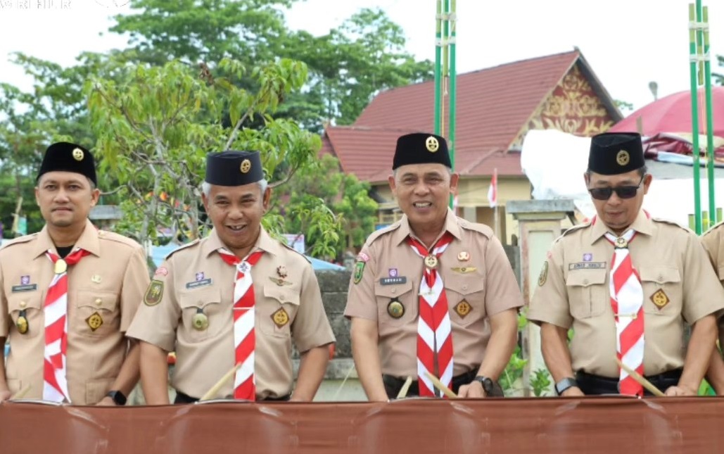 Bupati Inhil Menjadi Irup Sekaligus Membuka Kegiatan Lomba Dalam Rangka Hari Pramuka Ke - 64 Tahun 2025