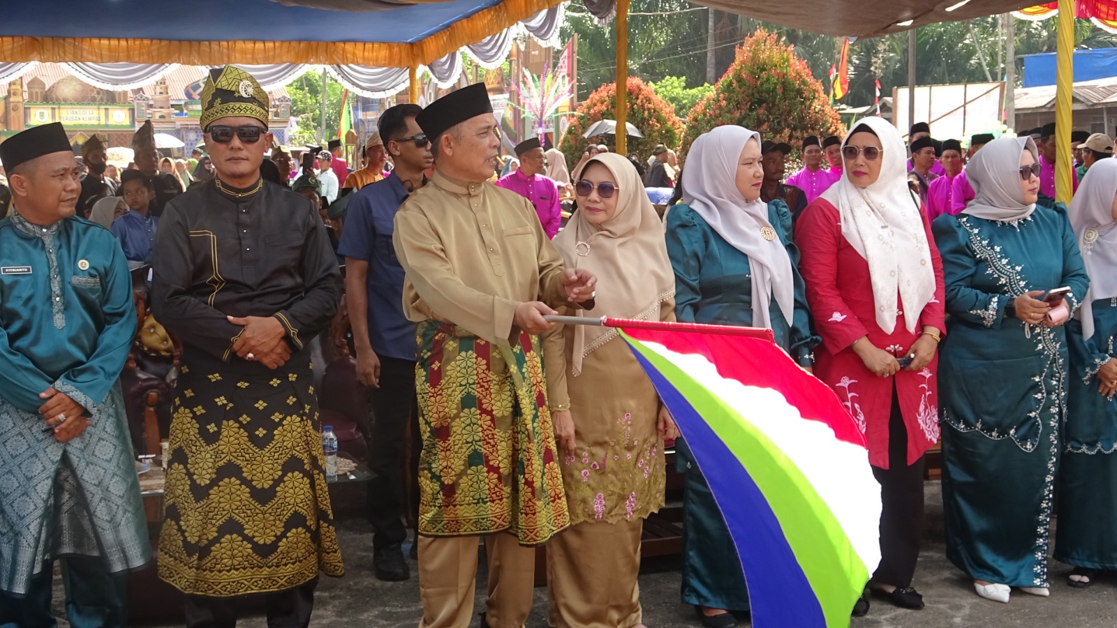 Bupati Inhil Buka MTQ ke -29 Kecamatan Gaung dan Lepas Pawai Ta'aruf
