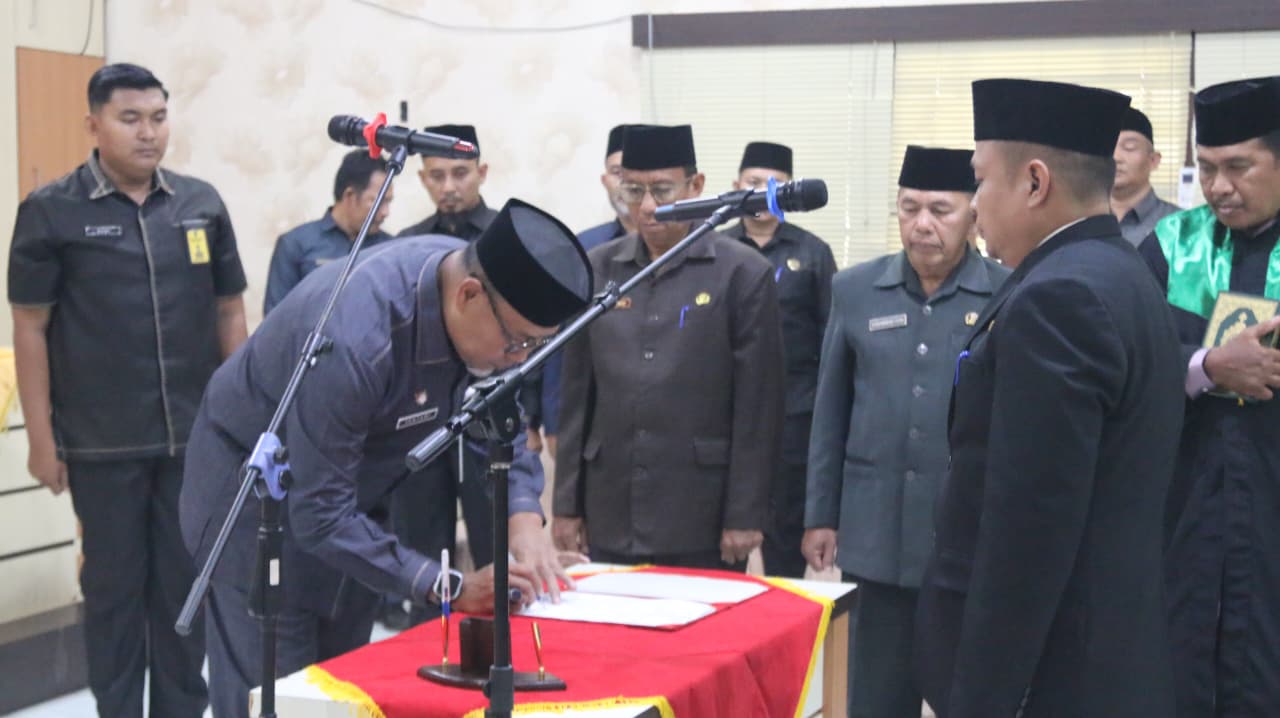 Bupati Inhil Lantik 19 Pejabat Administrator dan Pengawas