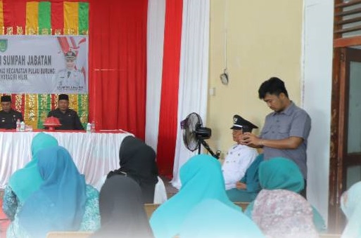 Bupati Inhil Lantik Pj Kepala Desa Sungai Danai