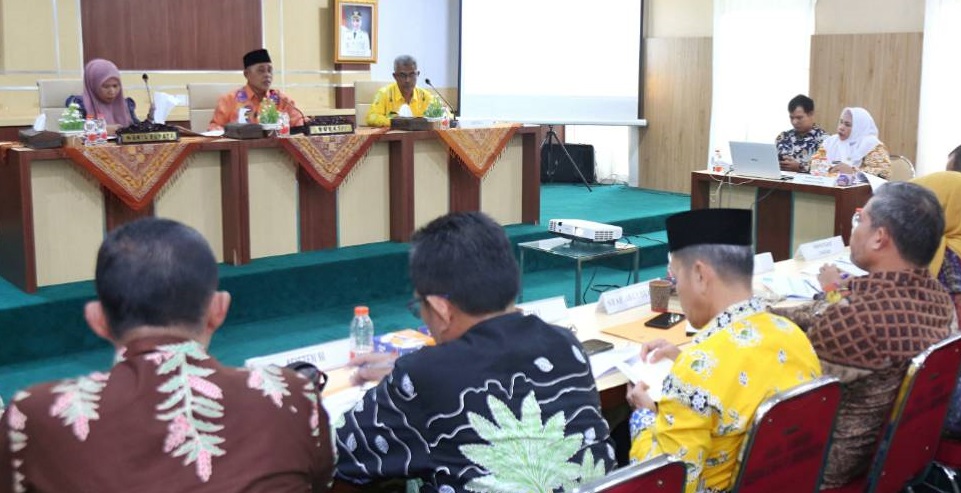 Bupati Beserta Wabub Inhil Pimpin Rapat Laporan Evaluasi Pembangunan Periode Agustus 2025