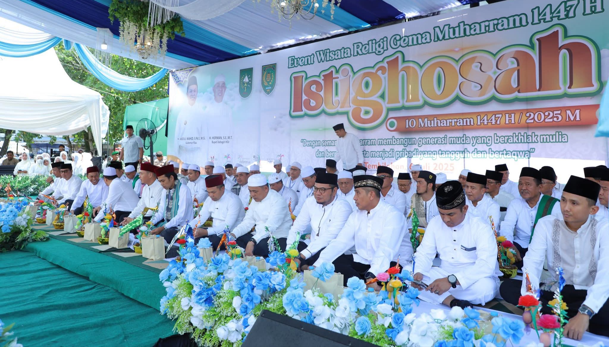 Bupati Inhil Sambut Gubernur Riau saat Hadiri Istighosah Gema Muharram di Tembilahan
