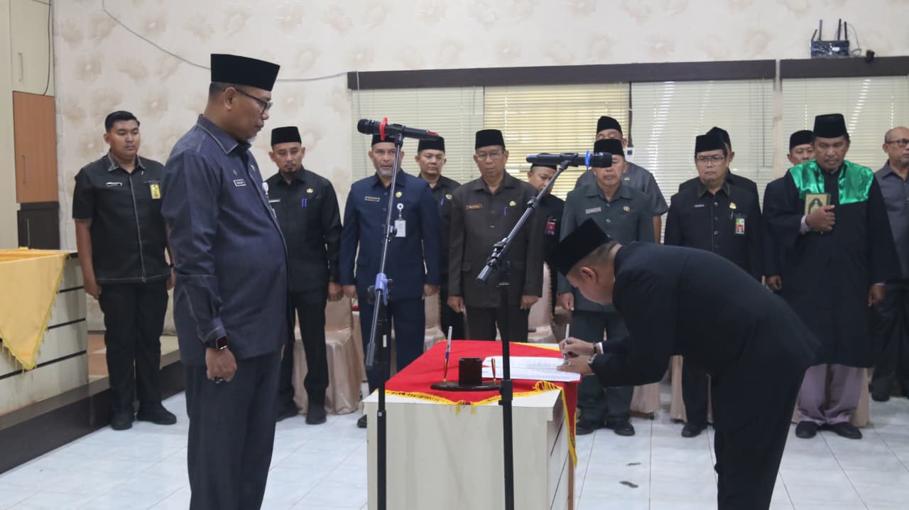 Bupati Inhil Lantik 19 Pejabat Administrator dan Pengawas