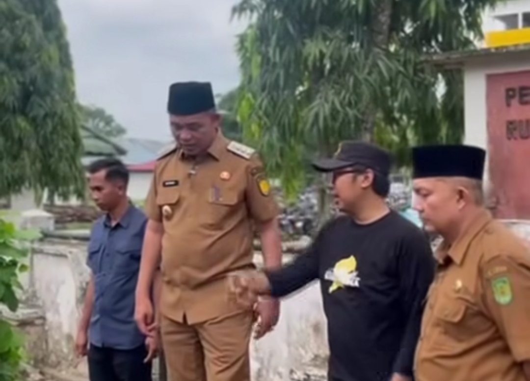 Atasi Banjir Tembilahan, Bupati Inhil Tinjau Pembangunan Drainase Block Culvert di Jalan Pangeran Hidayat