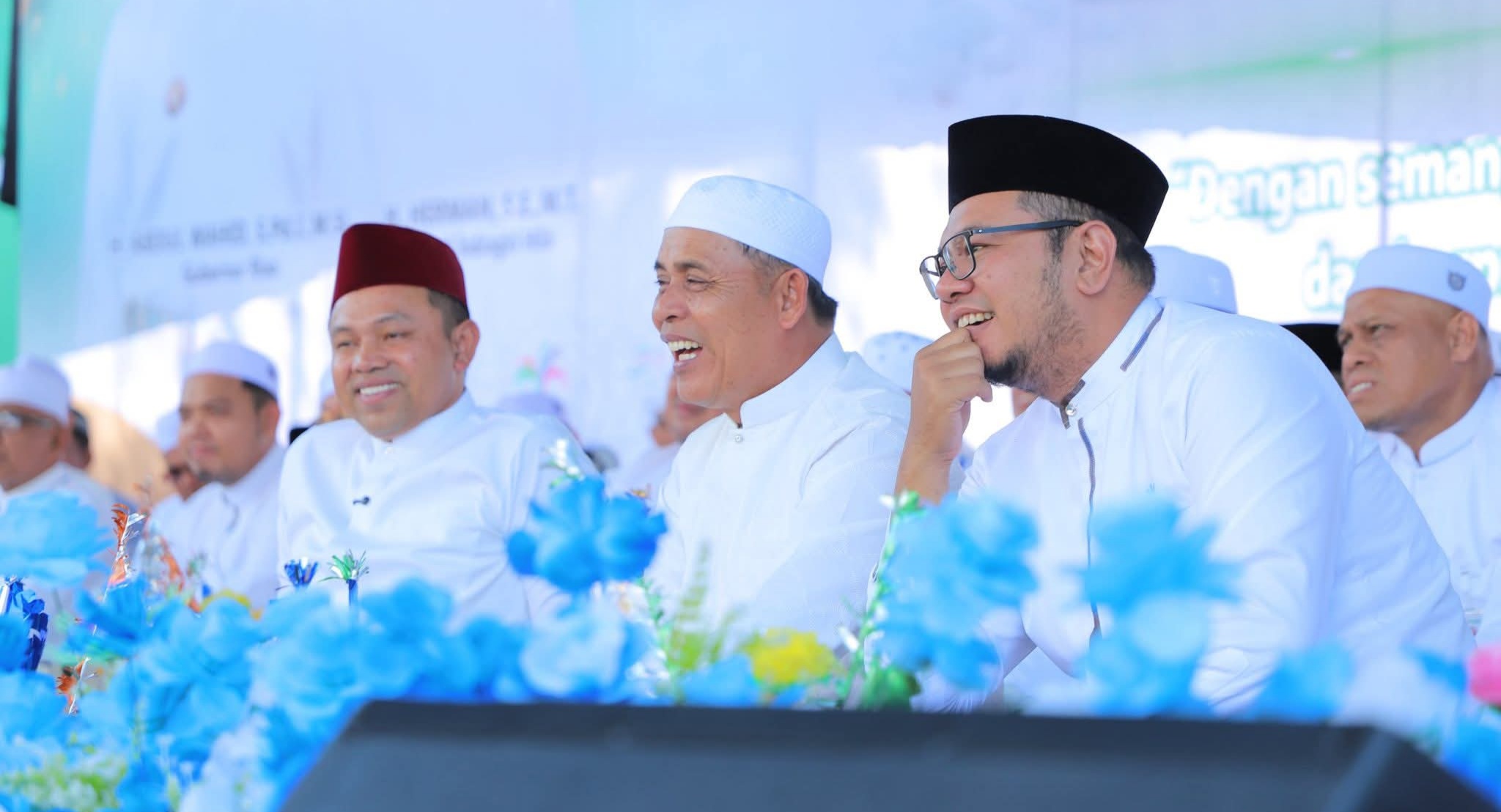 Bupati Inhil Sambut Gubernur Riau saat Hadiri Istighosah Gema Muharram di Tembilahan