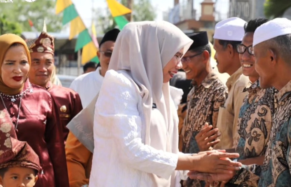 Wakil Bupati Inhil Yuliantini Lepas Pawai Ta’aruf dan Buka Stand Bazar MTQ ke-33 di Keritang