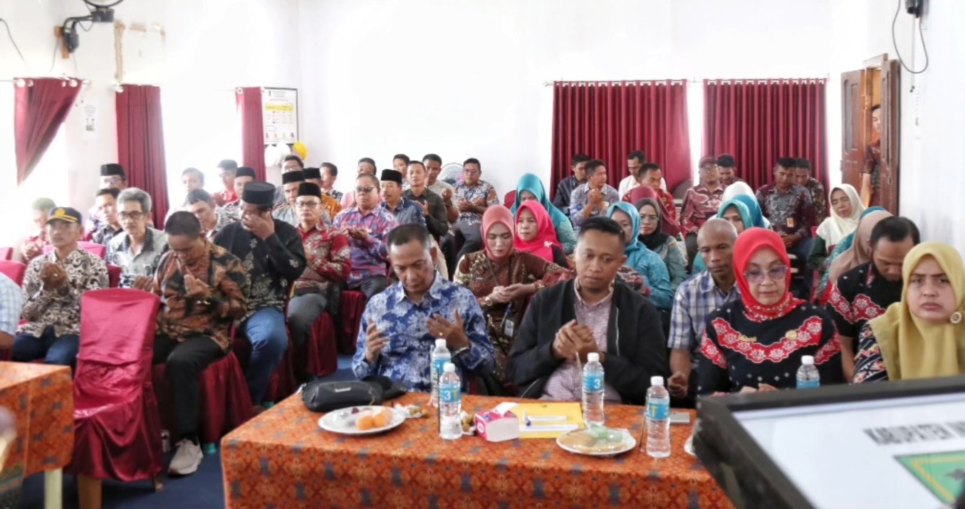 Sekda Inhil Hadiri Pembukaan Penilaian Evaluasi Kinerja Kecamatan Tahun 2025 di Kateman
