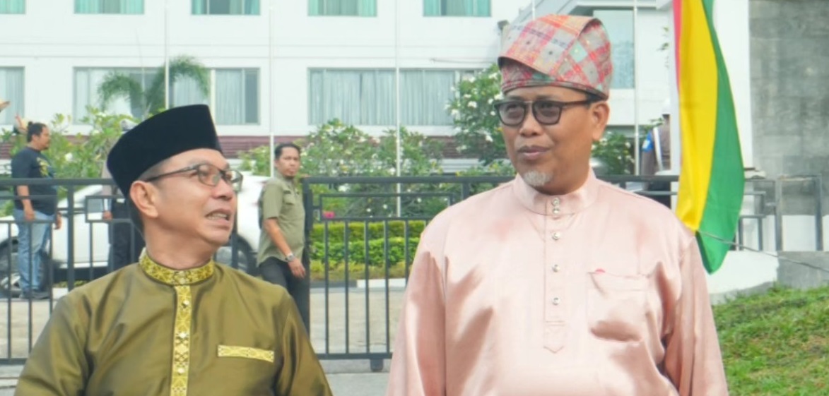 Mewakili Bupati Inhil, Sekda Hadiri Penganugerahan Gelar Adat