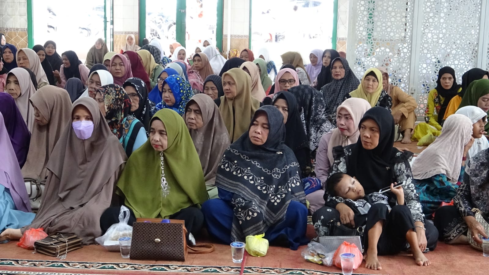 Peringati Isra Mi'raj, Ketua BKMT Inhil Katerina Susanti Ajak Masyarakat Perluas Wawasan Keislaman