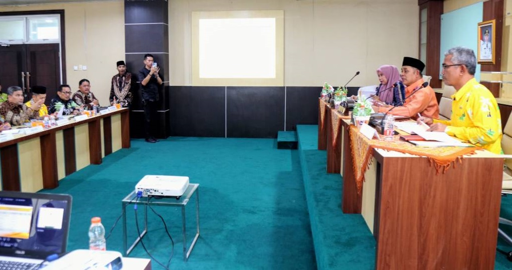 Bupati Beserta Wabub Inhil Pimpin Rapat Laporan Evaluasi Pembangunan Periode Agustus 2025