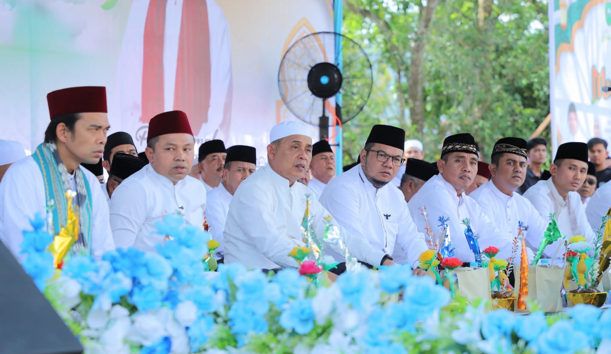 Bupati Inhil Sambut Gubernur Riau saat Hadiri Istighosah Gema Muharram di Tembilahan