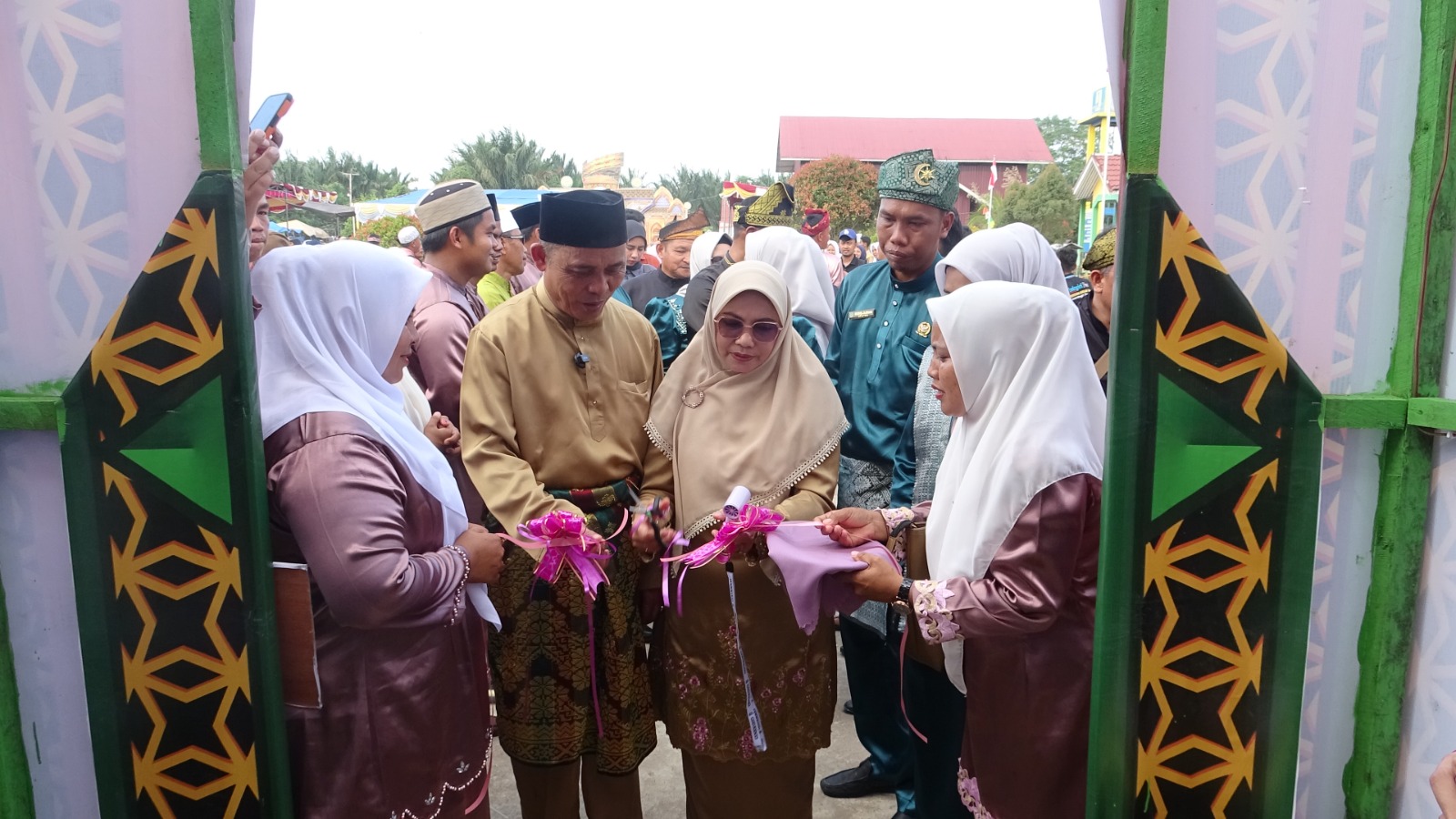 Bupati Inhil Buka MTQ ke -29 Kecamatan Gaung dan Lepas Pawai Ta'aruf