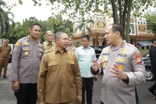 Gubri dan Kapolda Riau Bahas Defisit PAD, Penegakan Hukum Jadi Solusi