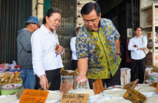 Omzet Pedagang Beras Turun hingga 50 Persen Imbas Polemik Beras Oplosan