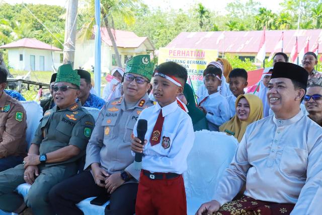 Jembatan Merah Putih Presisi Diresmikan, Akses Siswa SDN 18 Semulut Kini Lebih Aman