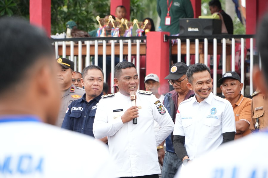 Bupati Pelalawan Tutup Turnamen Labuhan Bilik Cup XII