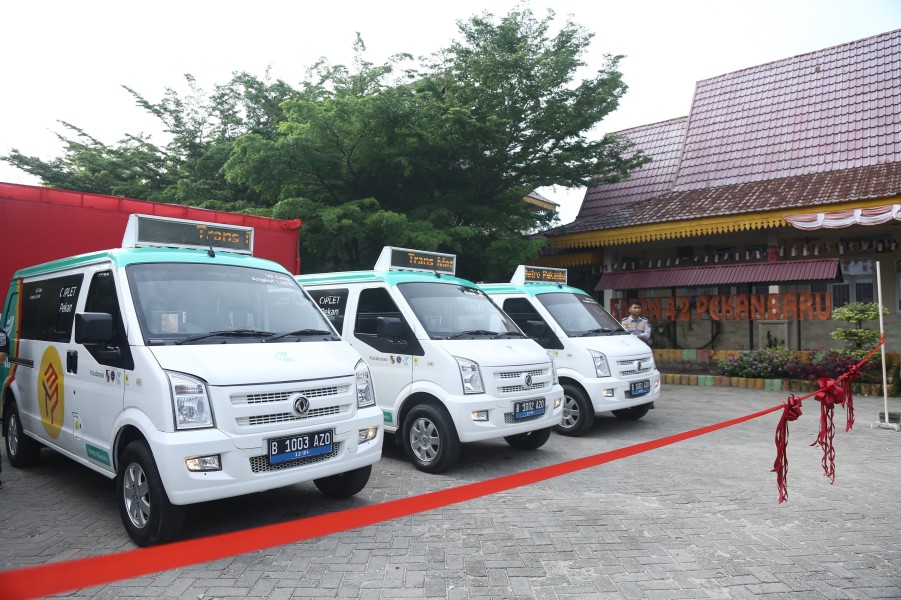 Angkutan Listrik Feeder Buka Layanan Gratis