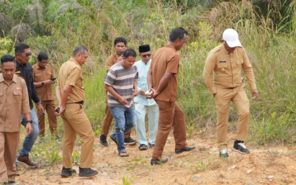 Gesa Konektivitas Antar Desa, Bupati Zukri Tinjau Jalan Pintas Desa Kemang-Desa Meranti
