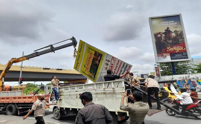 Pemko Siap Tertibkan Iklan Tak Berizin, Pengusaha Reklame Diberi Teguran