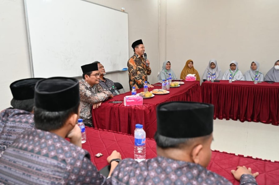 Abdul Wahid Berkomitmen Penempatan Guru PPPK Tetap di Sekolah Asal