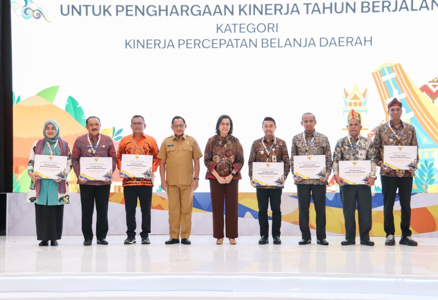 Pj Wako Pekanbaru Hadiri Seremoni Penyerahan Insentif Fiskal Tahun Anggaran 2024 Kinerja Tahun Berjalan