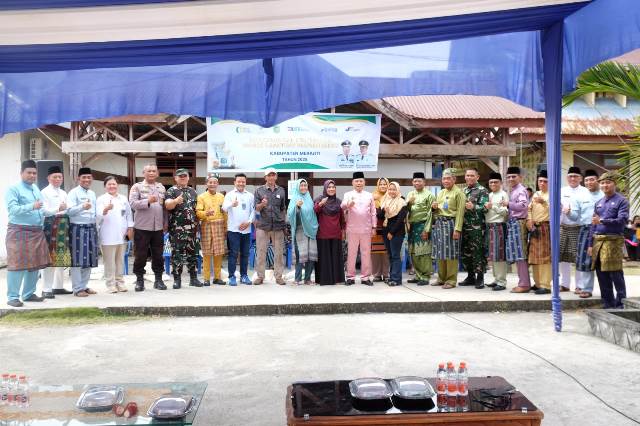 Bupati Meranti Salurkan Bantuan Beras CPP Tahun 2025 kepada 30.411 Penerima