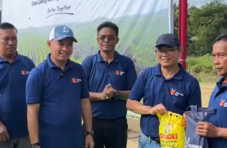 Wabup Husni Tamrin Hadiri Bakti Sosial RGE Founders Day 2025 di Desa Lalang Kabung