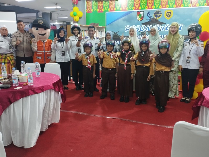 Bunda Literasi Kota Pekanbaru Resmikan Pojok Baca di Terminal BRPS Kota Pekanbaru