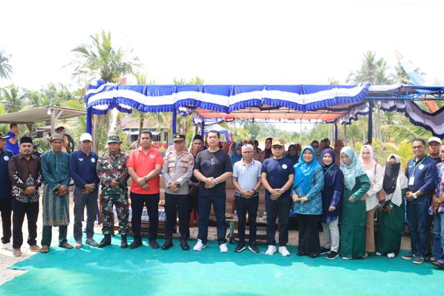 Bupati Asmar Buka Festival Lari di Atas Tual Sagu, Tradisi Unik Meranti Didorong Jadi Potensi Budaya