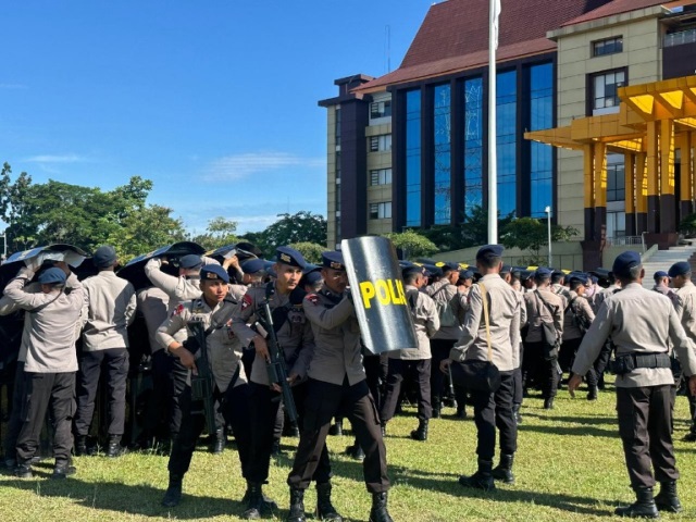 Jelang May Day, Brimob dan Samapta Polda Riau Gelar Latihan Gabungan