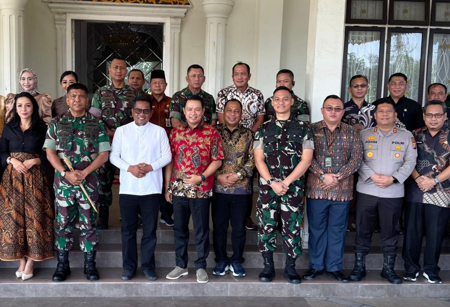 Perkuat Sinergi, Bupati Pelalawan H. Zukri Terima Kunjungan Silaturahmi Danrem 031/Wira Bima