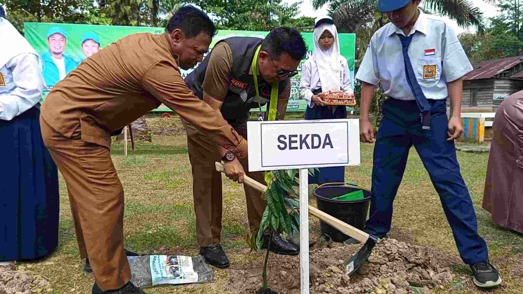 Pemkab Inhu Canangkan Penanaman 3.085 Bibit Pohon dan Penguatan Program Adiwiyata
