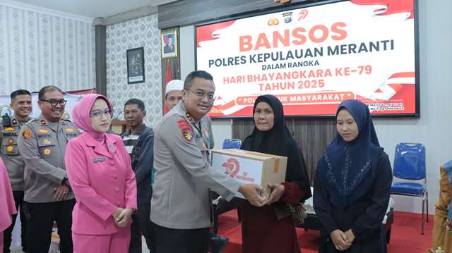 Sambut hari Bhayangkara Ke 79, Polres Meranti Bagikan Baksos Pada Kaum Duafa