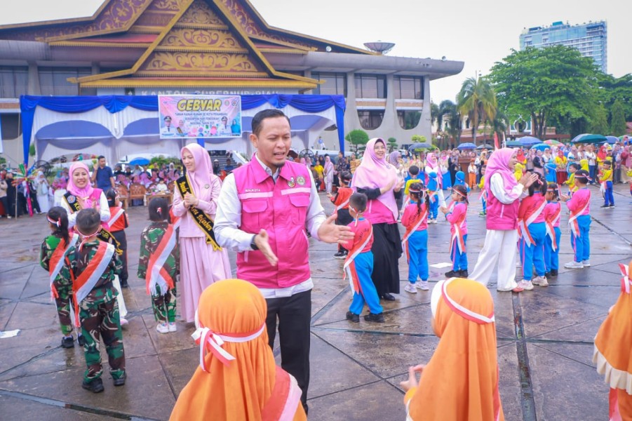 Walikota Pekanbaru Minta Guru Terus Upgrade Ilmu Seiring Perubahan Zaman