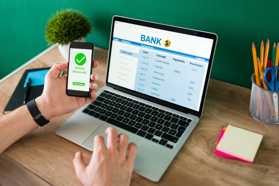 Bank Jago vs Digibank: Siapa yang Lebih Unggul