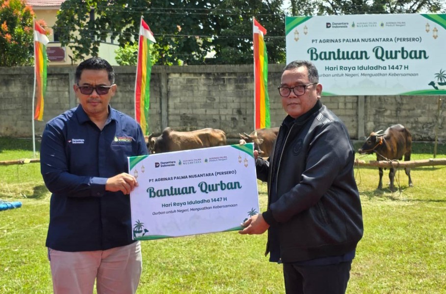 Penyerahan Hewan Kurban PT APN Jadi Simbol Kepedulian dan Komitmen Sawit Berkelanjutan