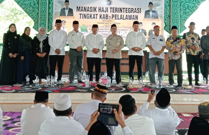 Buka Bimbingan Manasik Haji, Husni Tamrin Berharap Jemaah Pelalawan Raih Predikat Mabrur