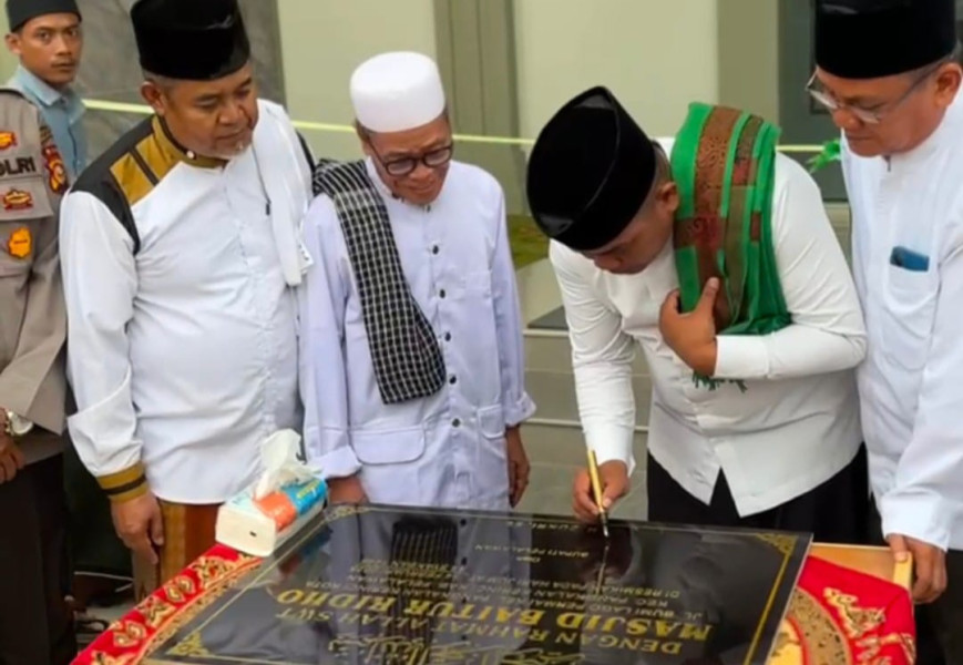 Resmikan Masjid Baitur Ridho, Bupati Zukri Ajak Masyarakat Makmurkan Masjid