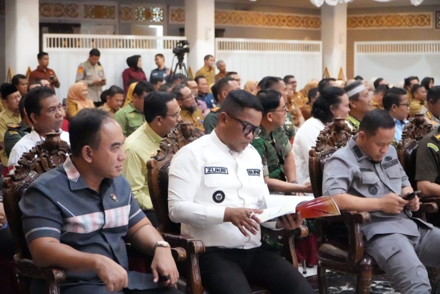 Rakor LTT dan CSR bersama Mentan, Bupati Zukri Paparkan Potensi Sawah dan Kebun Kelapa di Pelalawan