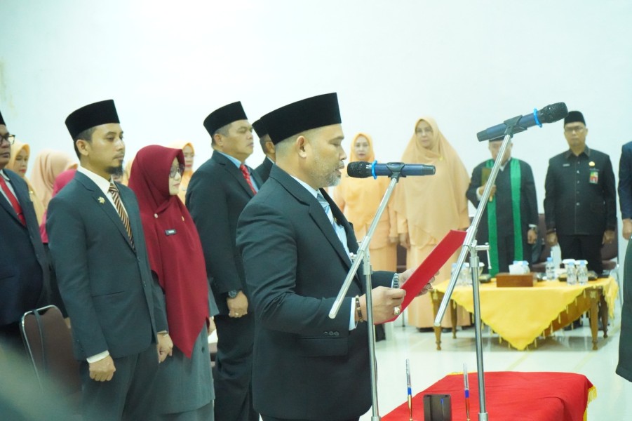 Bupati Herman Minta 18 Pejabat yang Dilantik Percepat Program dan Tingkatkan Kinerja