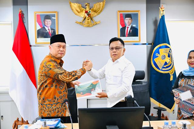 Bupati Kepulauan Meranti Temui Menhub dan Direktur PLN Pusat Bahas Infrastruktur dan Ketenagalistrikan