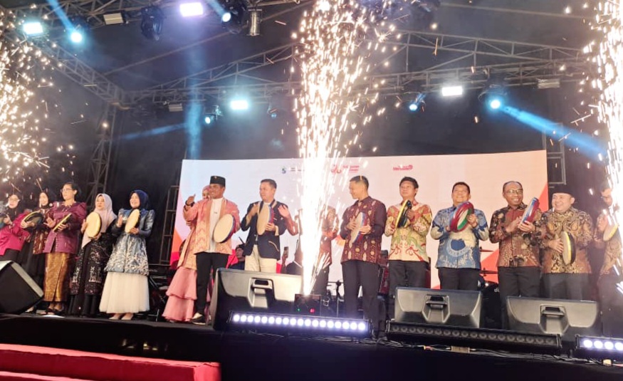 Bupati Zukri Resmi Buka Helat Pelalawan 2025, Bentuk Syukur dan Komitmen Menggerakkan Ekonomi Rakyat