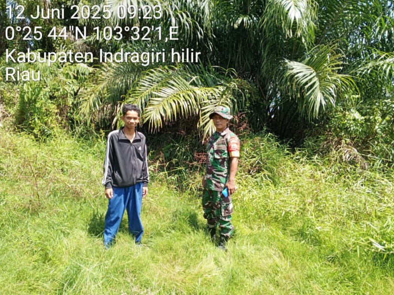 Babinsa Koramil 11/PBR Aktif Patroli Cegah Karhutla di Desa Ringin Jaya