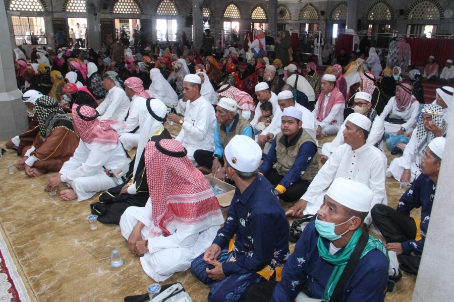 Bupati Inhil Melalui Staf Ahli Sambut Kepulangan Jamaah Haji Kloter 11, Harapkan Kemabruran Haji Membawa Manfaat Bagi Sesama