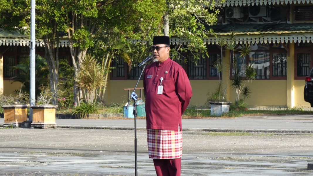 Pimpin Apel Gabungan, Sekda Inhil Ajak ASN Tampilkan Nilai Budaya Melayu pada pekan Milad ke-61 Kabupaten Inhil
