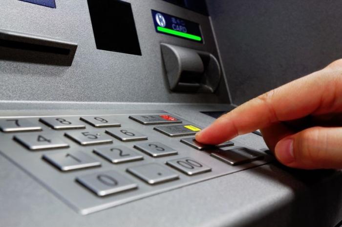 Cara Ganti PIN ATM Mandiri di ATM dan Livin serta Syaratnya