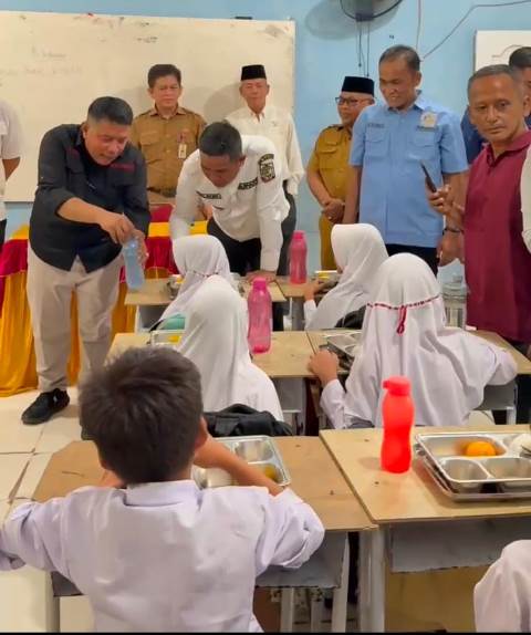 Program Makan Bergizi Gratis Resmi Dimulai di Pelalawan, Fokus Tingkatkan SDM Anak Negeri